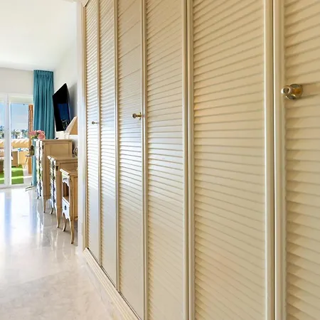 Wintowinrentals Luxury And Sea View Inside Puerto Marina Lejlighed Benalmádena