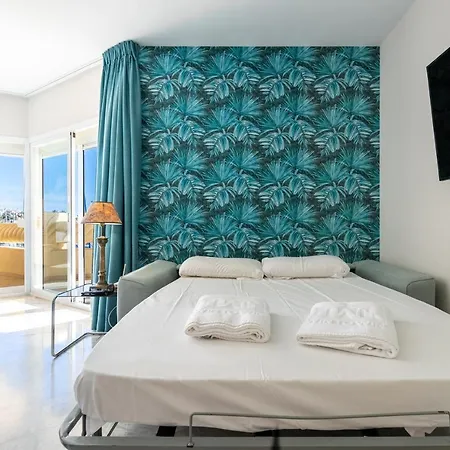 Wintowinrentals Luxury And Sea View Inside Puerto Marina Lejlighed *