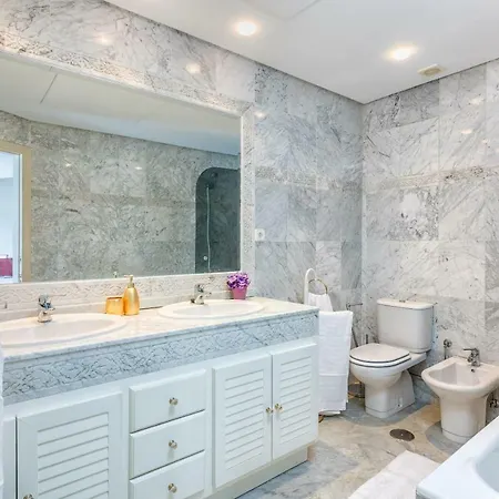 Wintowinrentals Luxury And Sea View Inside Puerto Marina Lejlighed *