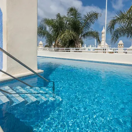Wintowinrentals Luxury And Sea View Inside Puerto Marina Lejlighed *